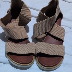 Mi Amore Tan Crisscross Sandals